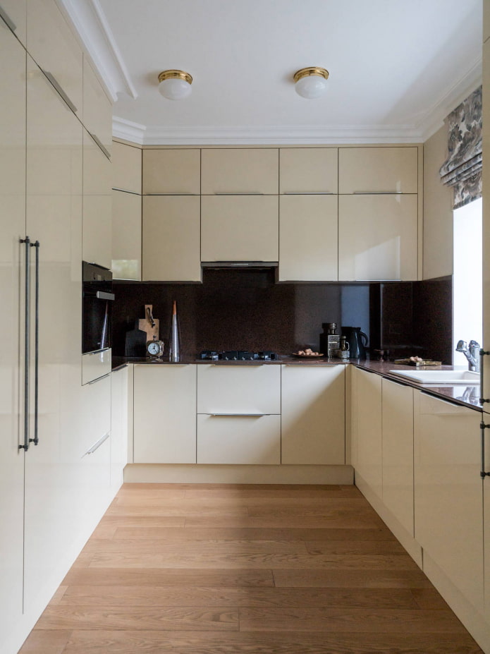 mobili alti in cucina