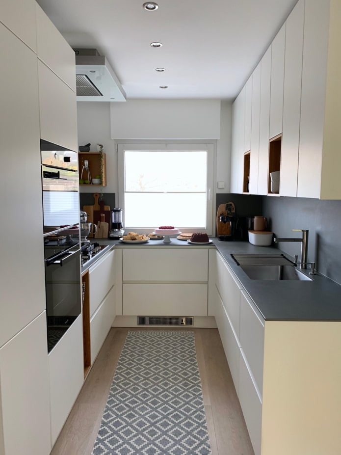 cucina stretta e lunga