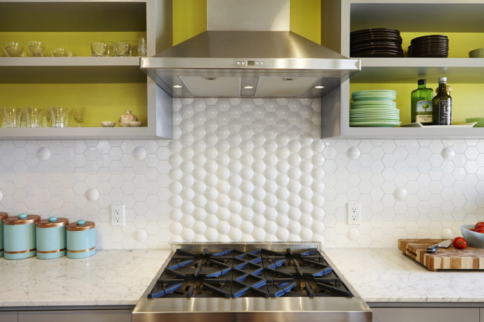 pannello sul grembiule da cucina all'interno