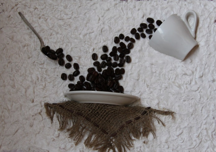 pannello da cucina fatto di chicchi di caffè
