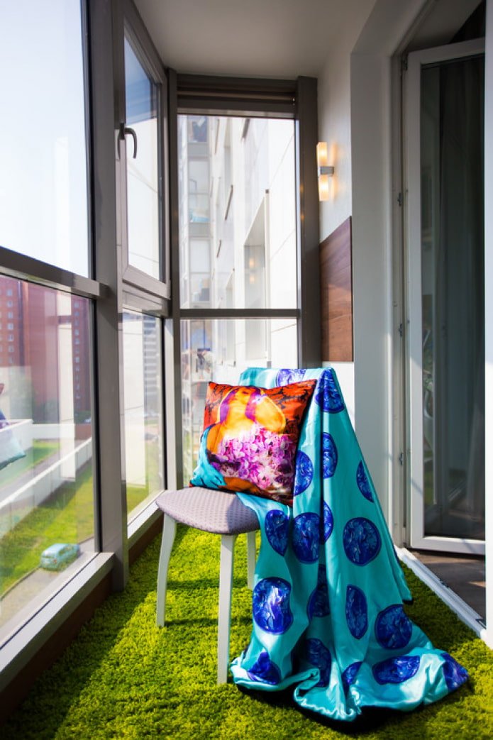 finestre in plastica sul balcone