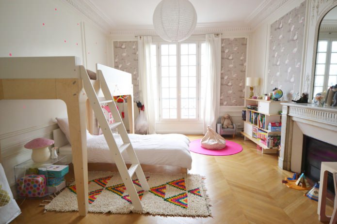 Parquet a spina di pesce nella stanza dei bambini stanza