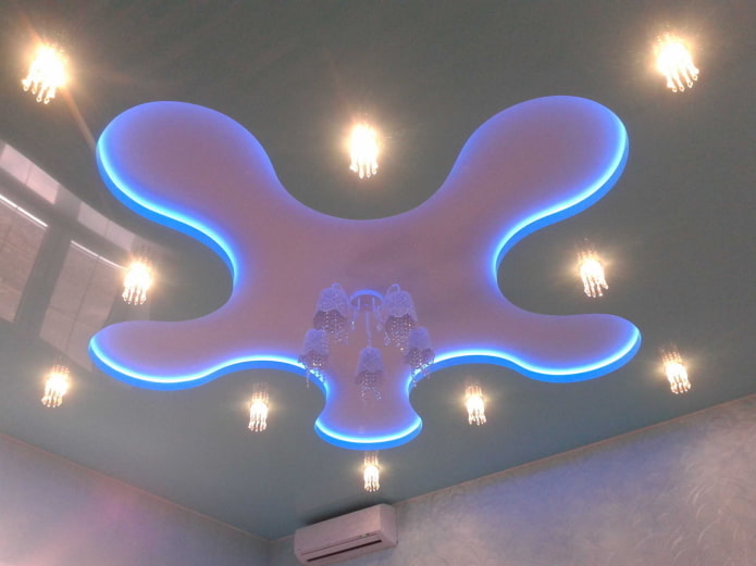 costruzione di soffitto sospeso a forma libera