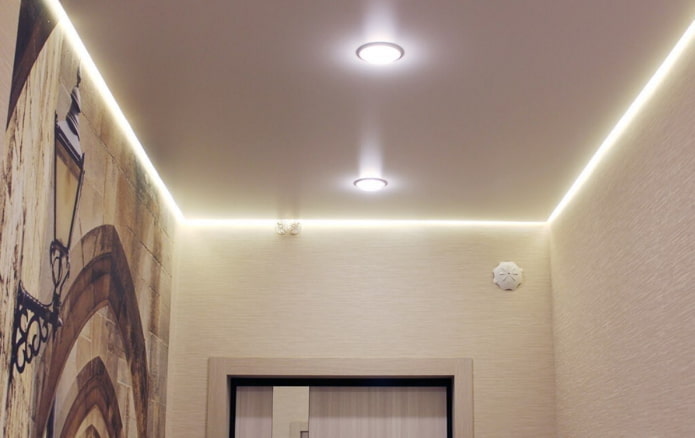 struttura a soffitto galleggiante con illuminazione perimetrale