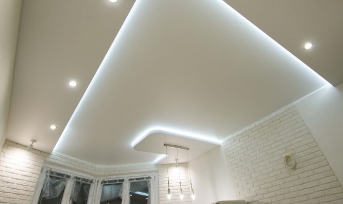 struttura galleggiante di colore bianco