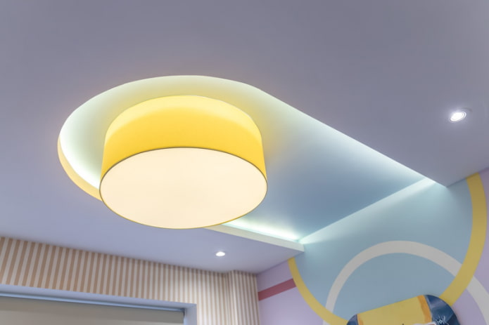 soffitto galleggiante con retroilluminazione accesa