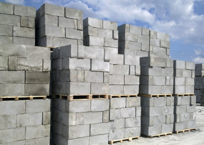 pallet con blocchi di calcestruzzo cellulare