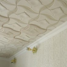 Pannelli per controsoffitto in plastica espansa: pro e contro, fasi di incollaggio-6