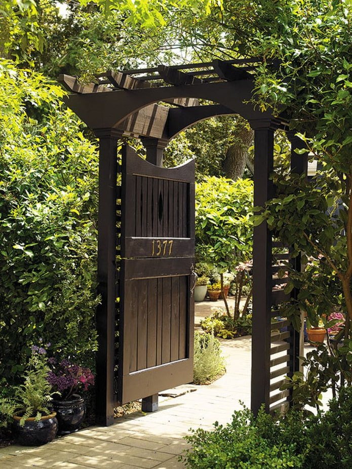 gruppo d'ingresso al giardino