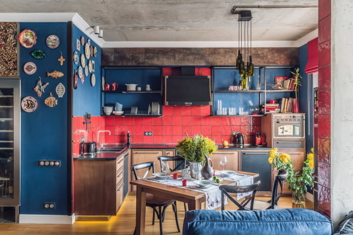 Cucina a L rossa e blu