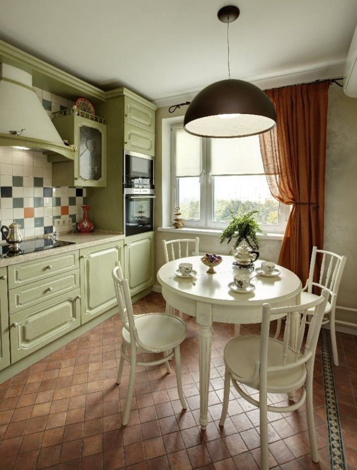 piastrelle per pavimenti a forma di diamante nell'interno della cucina