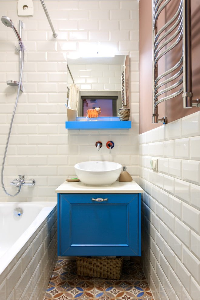 interno del bagno nel monolocale
