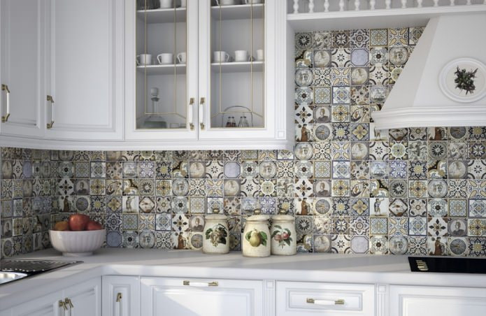 Piastrelle patchwork in cucina in stile country