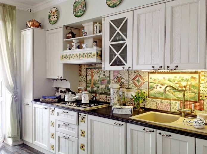 Piastrelle patchwork in cucina in stile country