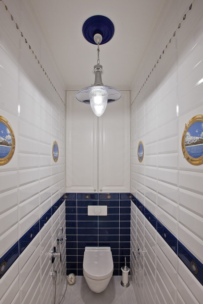 mobiletto all'interno di un piccolo bagno