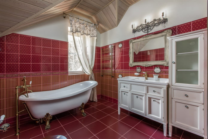 interno del bagno piastrellato
