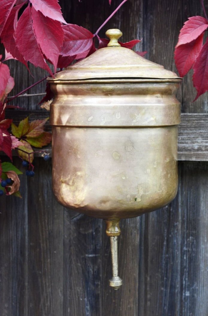 Lavabo in metallo
