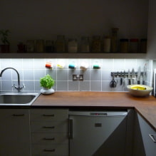 Illuminazione sotto i pensili della cucina: sfumature di scelta e istruzioni passo passo-1