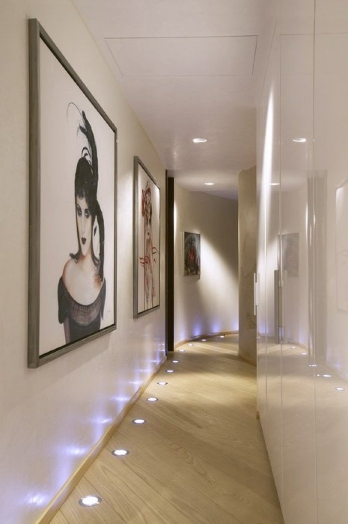 illuminazione a pavimento con faretti per interni