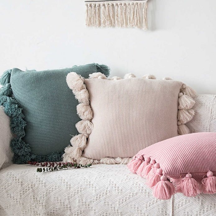 cuscini con pompon
