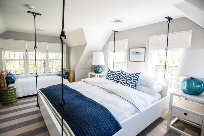 letto su cavi metallici all'interno