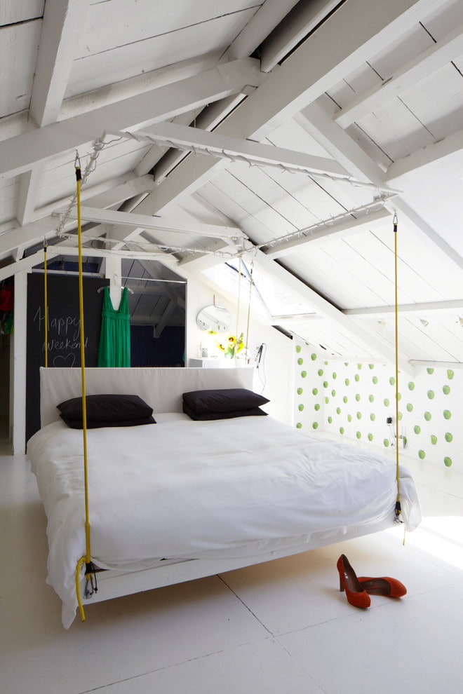 letto sospeso rettangolare all'interno