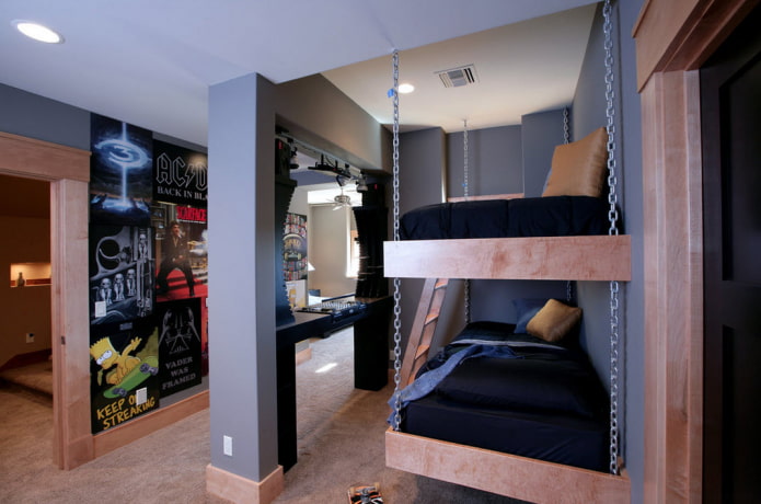 letto sospeso a due livelli all'interno