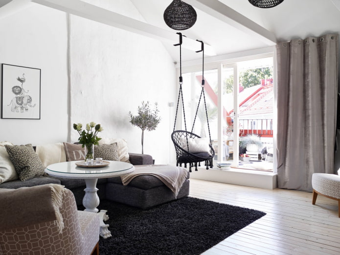 sedia sospesa in stile scandinavo