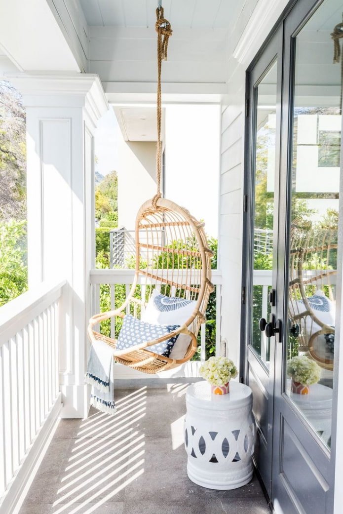 sedia con corda per il balcone
