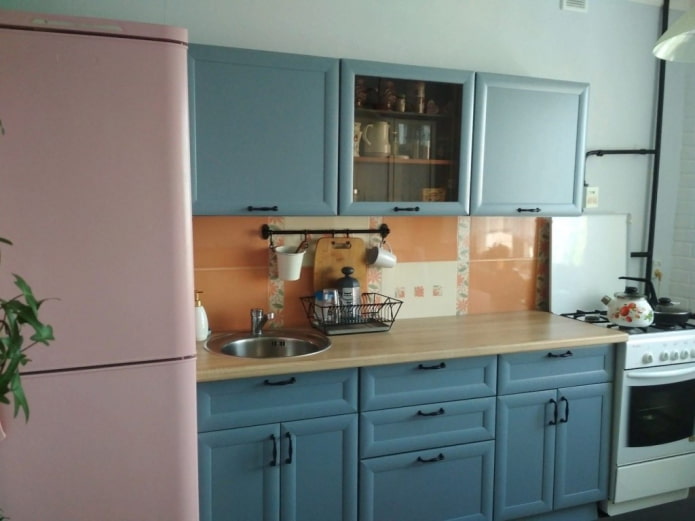 frigorifero rosa all'interno