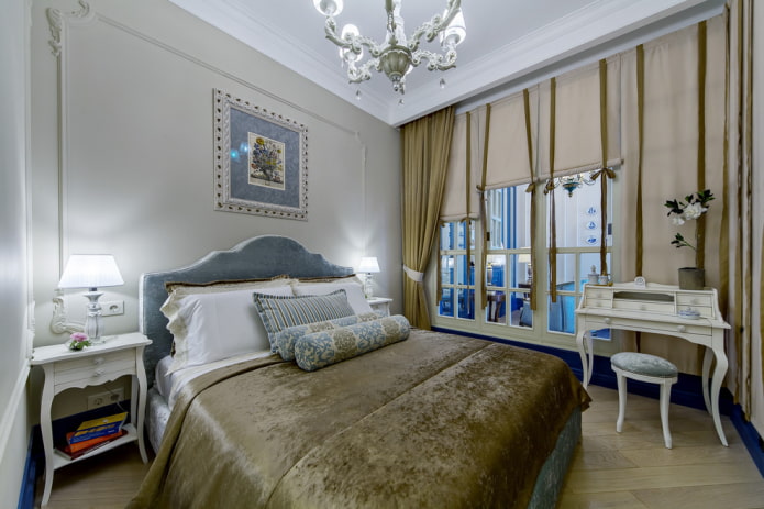 letto con copriletto di velluto all'interno