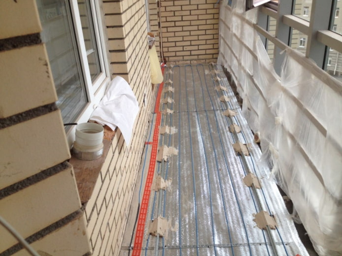 riscaldamento a pavimento sul balcone