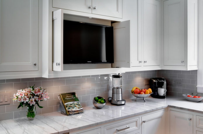 Mensola porta TV in cucina