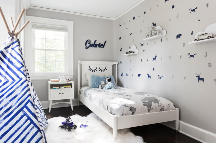design degli scaffali all'interno della cameretta dei bambini