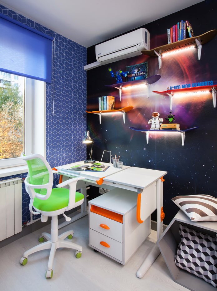 design degli scaffali all'interno della cameretta dei bambini