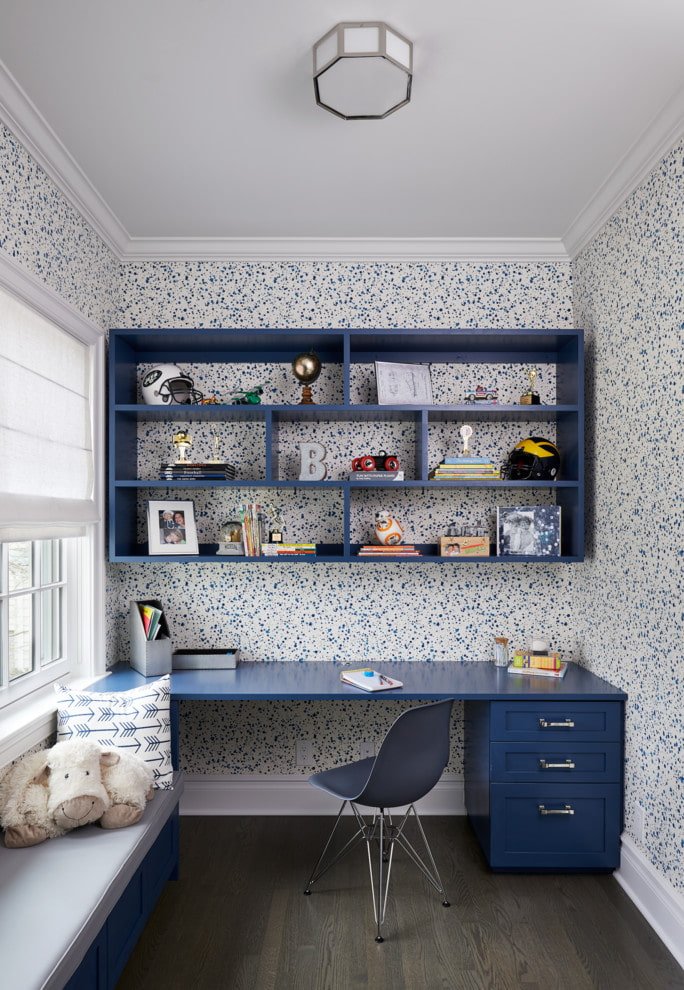 Schema di colori degli scaffali all'interno di una cameretta per bambini