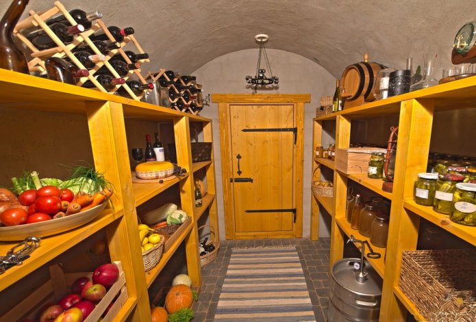 Ripiani in cantina