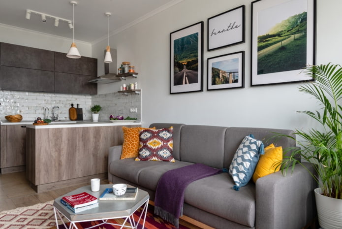 4 poster all'interno