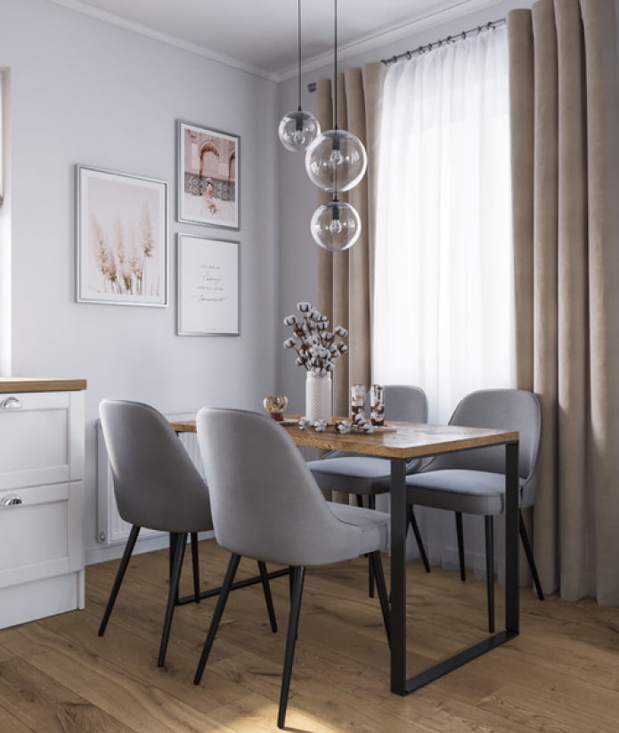 quadri nella sala da pranzo
