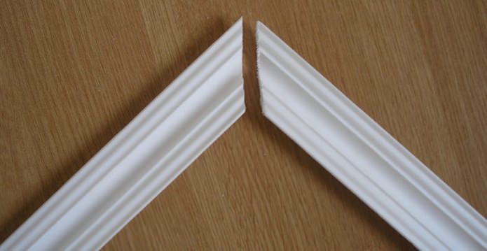 Battiscopa in schiuma per soffitto