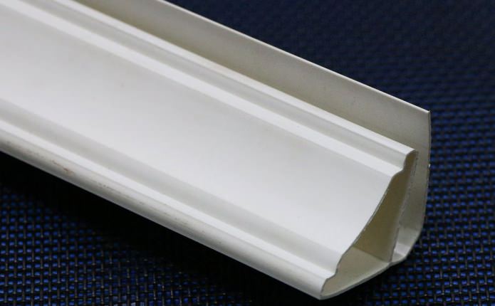 Battiscopa per soffitto in PVC