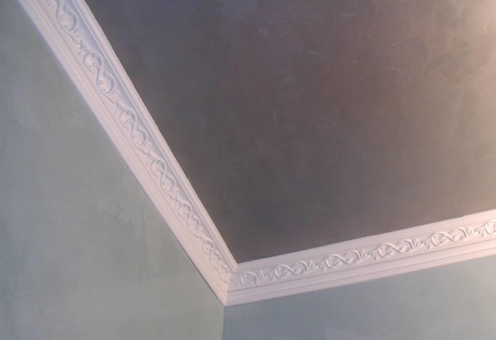 modanatura del soffitto in schiuma