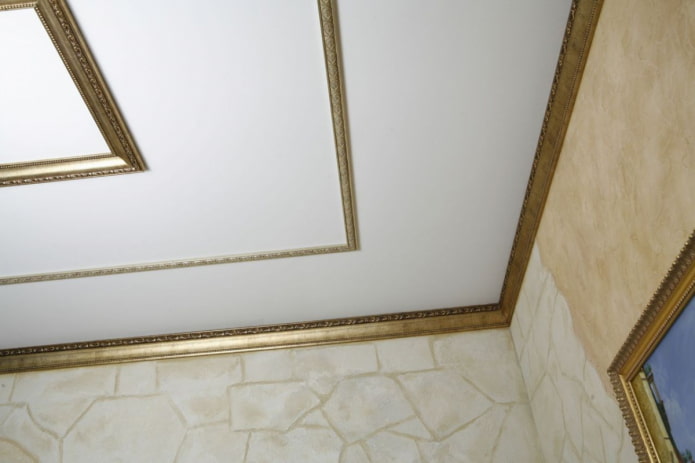 modanatura stretta per soffitto