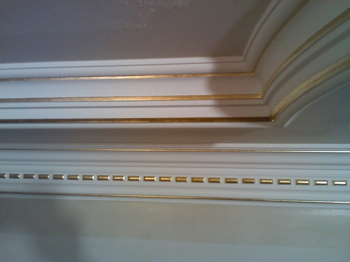 modanatura del soffitto con inserti