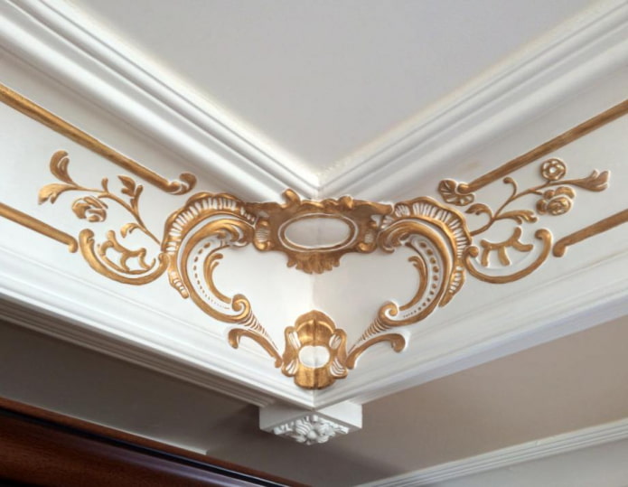 modanatura per soffitto con motivi