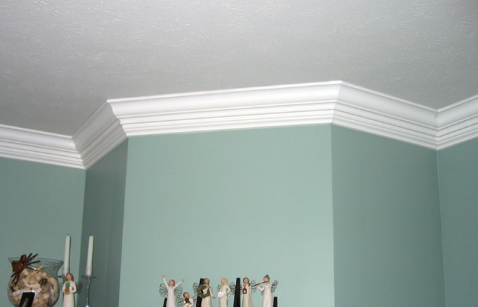 modanatura per soffitto estrusa