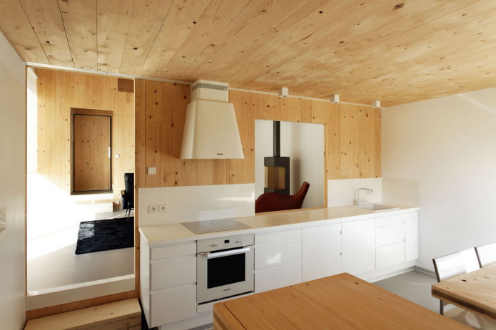 pannellatura del soffitto con transizione verso la parete