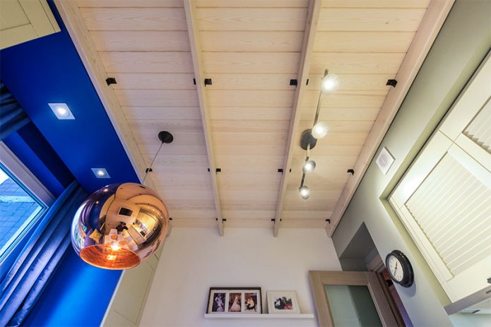 Soffitto in assi di legno