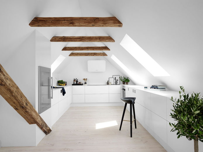struttura del soffitto della mansarda in stile minimalista