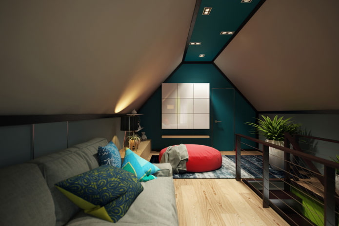 struttura del soffitto teso nella soffitta con tetto a due falde